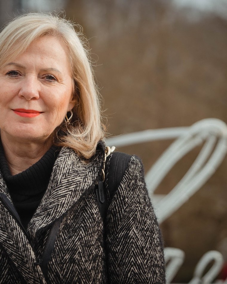 Retrato de Eva Poláčková, gerente da DECOLED